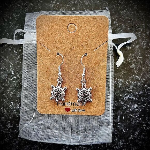 2/$10 ⭐️ 3/$12 | Handmade Turtle Earrings - Picture 1 of 4